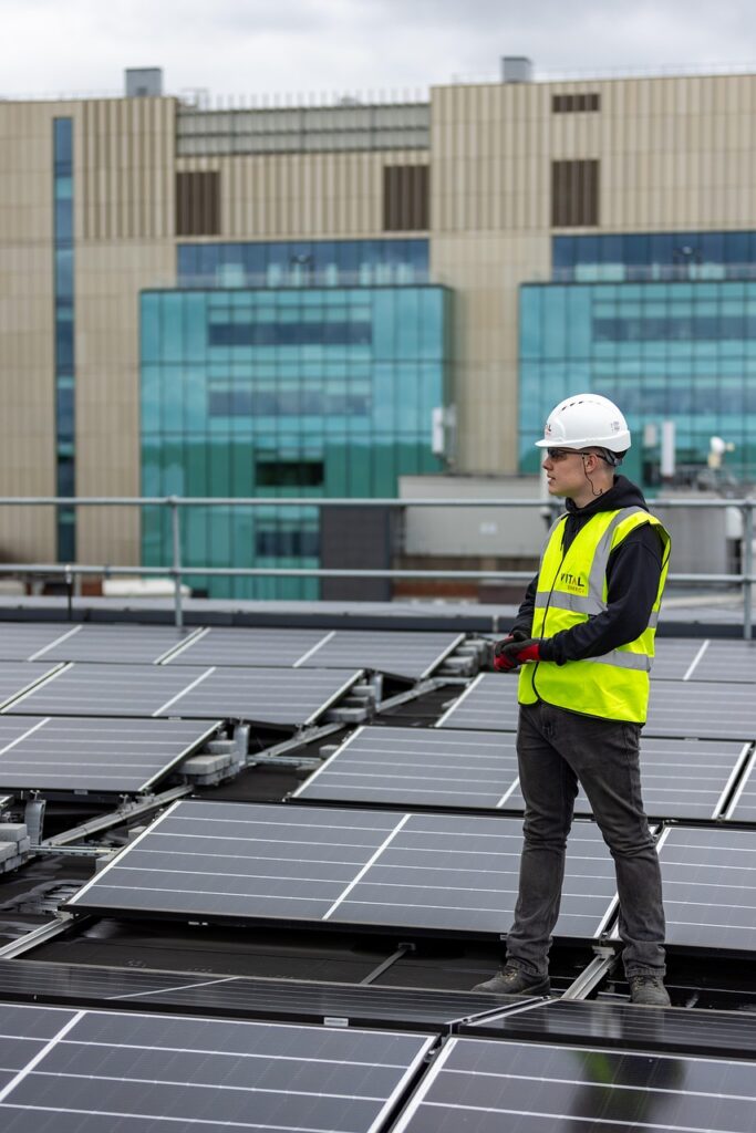Custom Commercial Solar Solutions for Businesses Solar Installer on Commercial Business Roof - Commercial Solutions for Businesses - Future Energy Solar - Custom Commercial Solar Solutions for Businesses